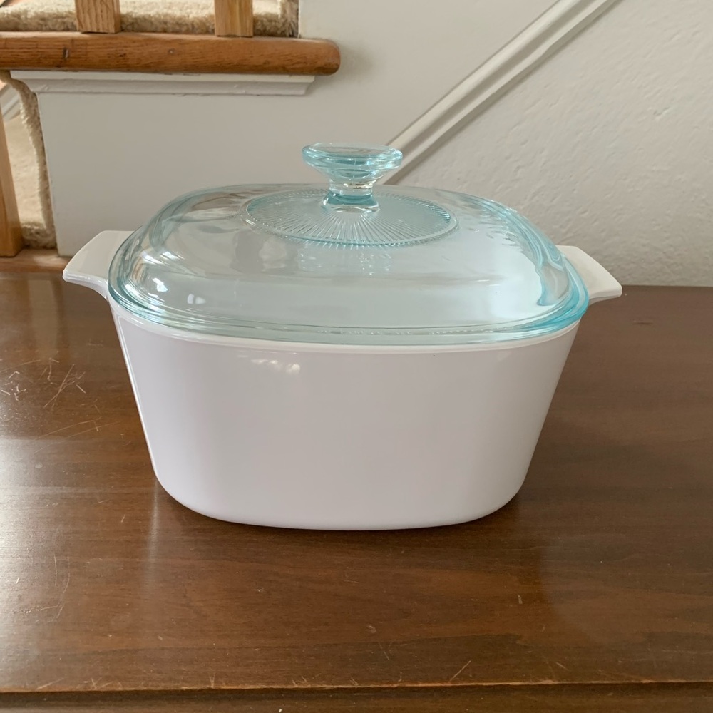 Corningware White Casserole Dish with Clear Glass Lid